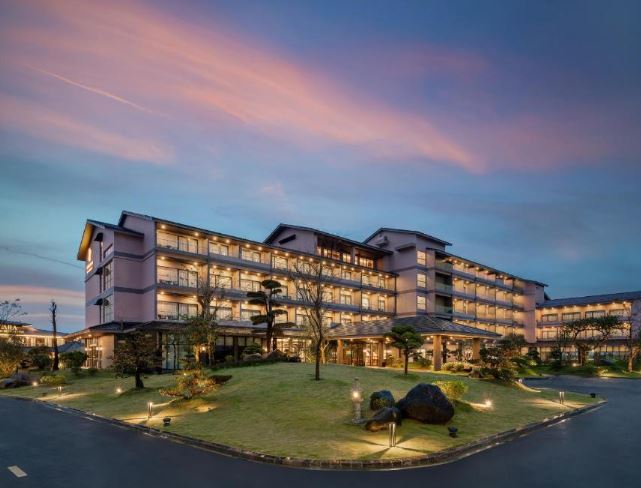 Khách sạn 5 sao KOBI Onsen Resort Hue. Địa chỉ: Thôn Mỹ An, Xã Phú Dương, Huyện Phú Vang, Thành phố Huế