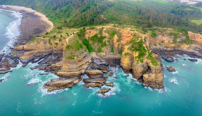 Bãi đá Móng Rồng: Phiến đá huyền thoại Bãi đá Móng Rồng: Phiến đá huyền thoại