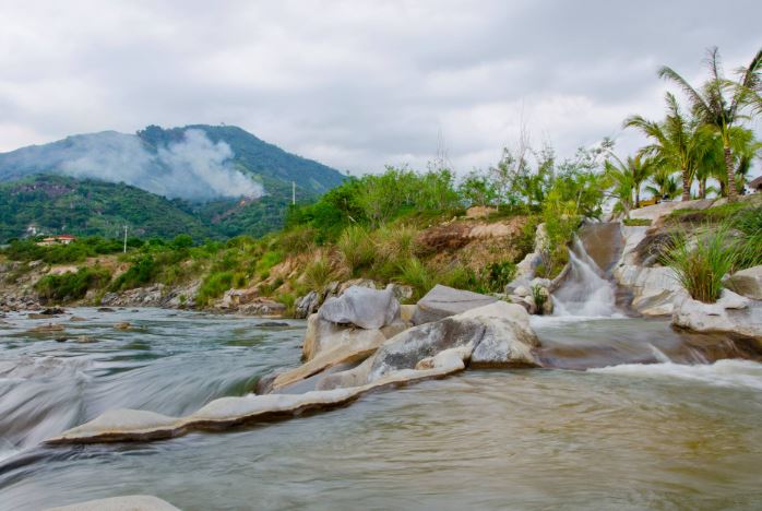 Khu Du Lịch Waterland Suối Thạch Lâm Khu Du Lịch Waterland Suối Thạch Lâm