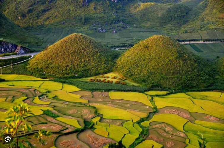 Núi đôi Quản Bạ Núi đôi Quản Bạ